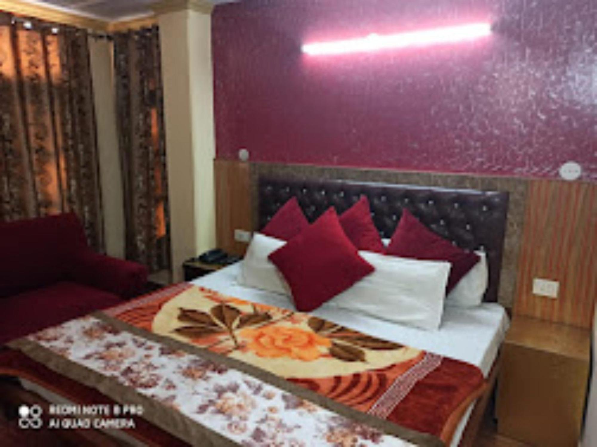 Hotel King Palace - Nature-Valley-Luxury-Room - Prime Location With Parking Facilities Shimla Luaran gambar